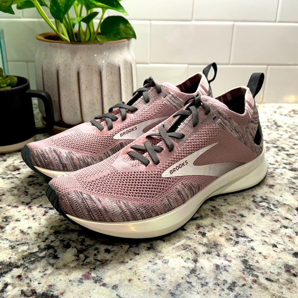 Brooks Levitate 4: Women’s 8.5B